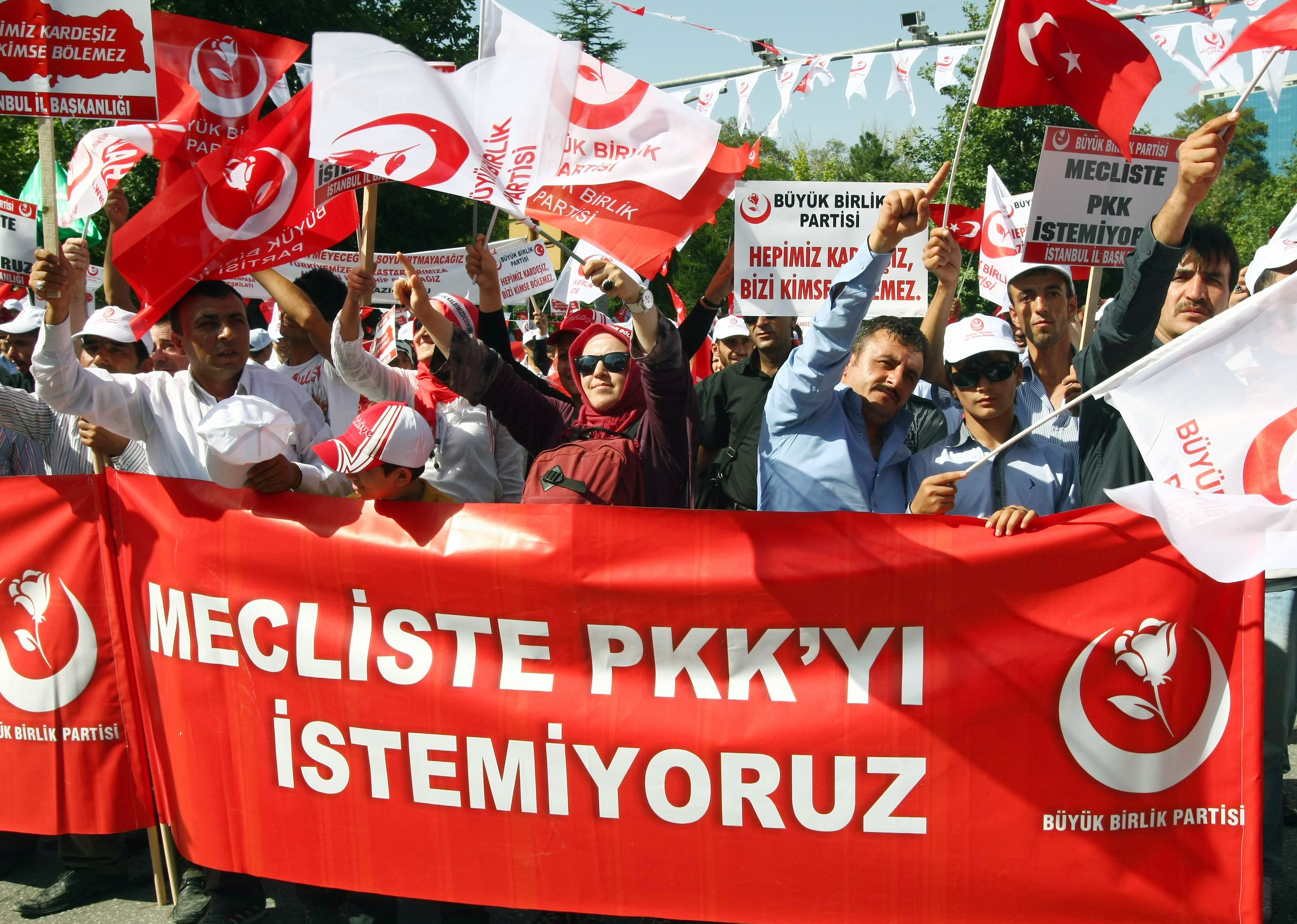 PKK: «Εφόσον η Τουρκία θέλει πόλεμο, θα τον έχει»